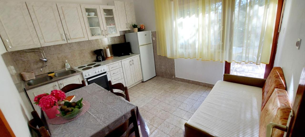Apartment Luka Dobrinj Eksteriør bilde